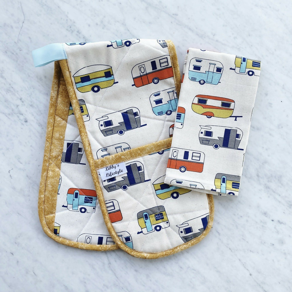 2Caravans Oven mitt + tea towel gift set