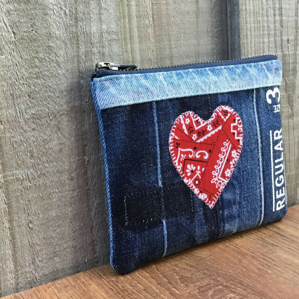 upcycled-denim-pouch-04g