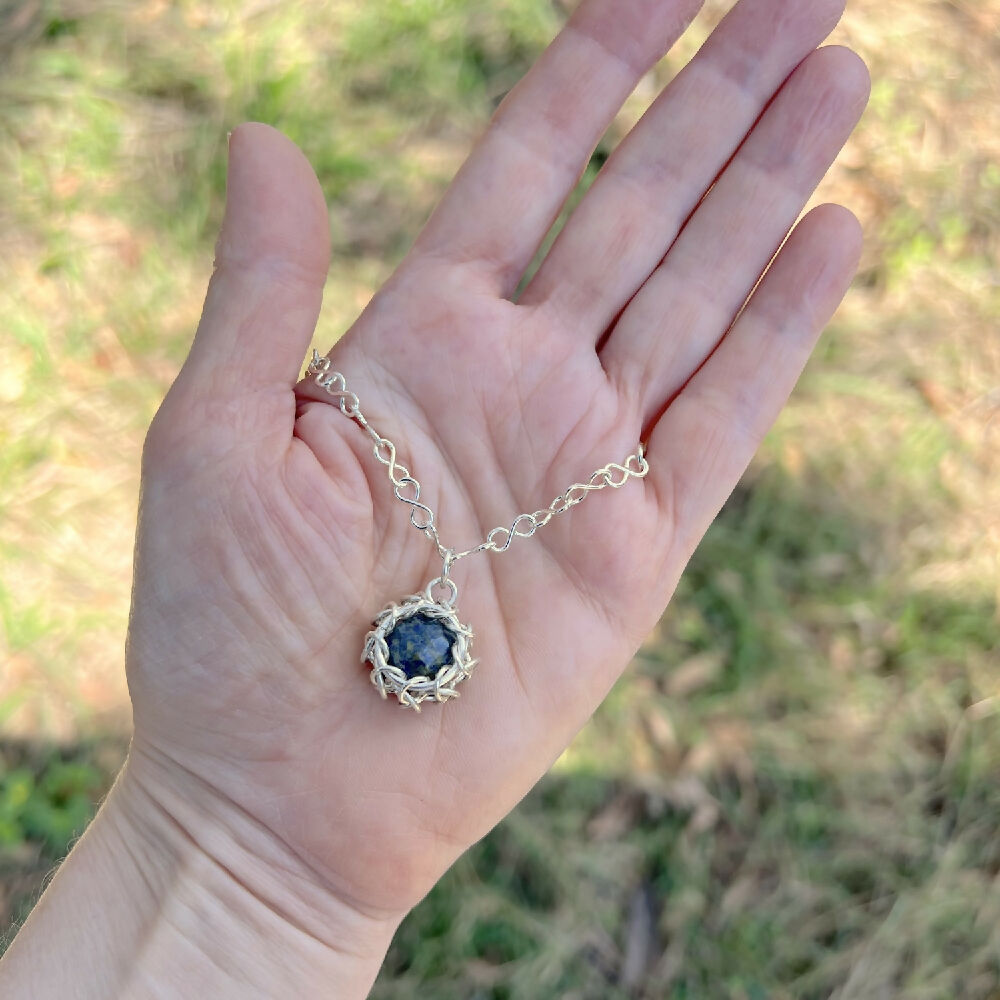 Sterling silver lapis lazuli set necklace