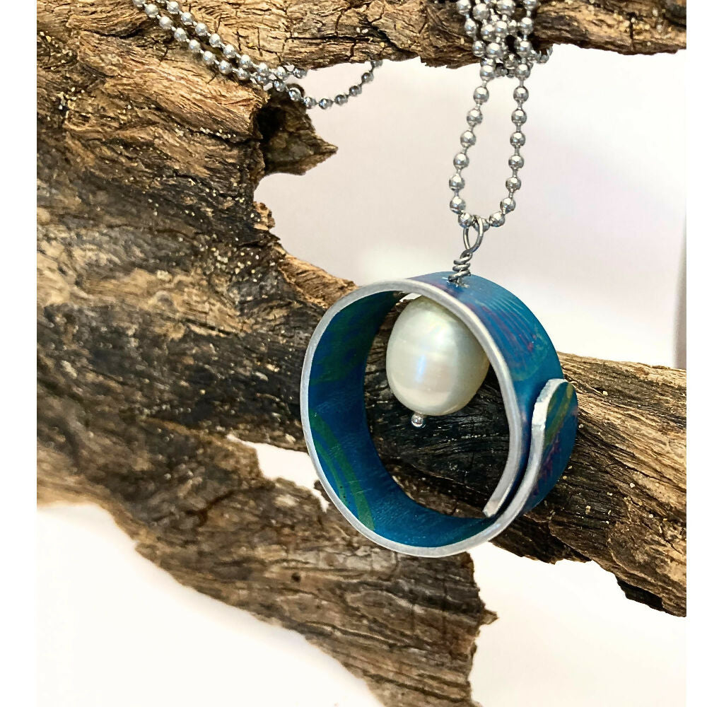 aluminium-pearl-pendant-showcase-AP005