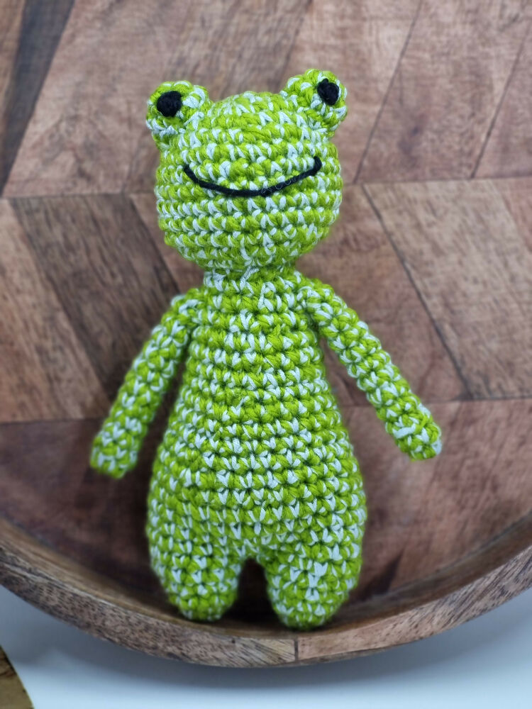 Frog crochet toy