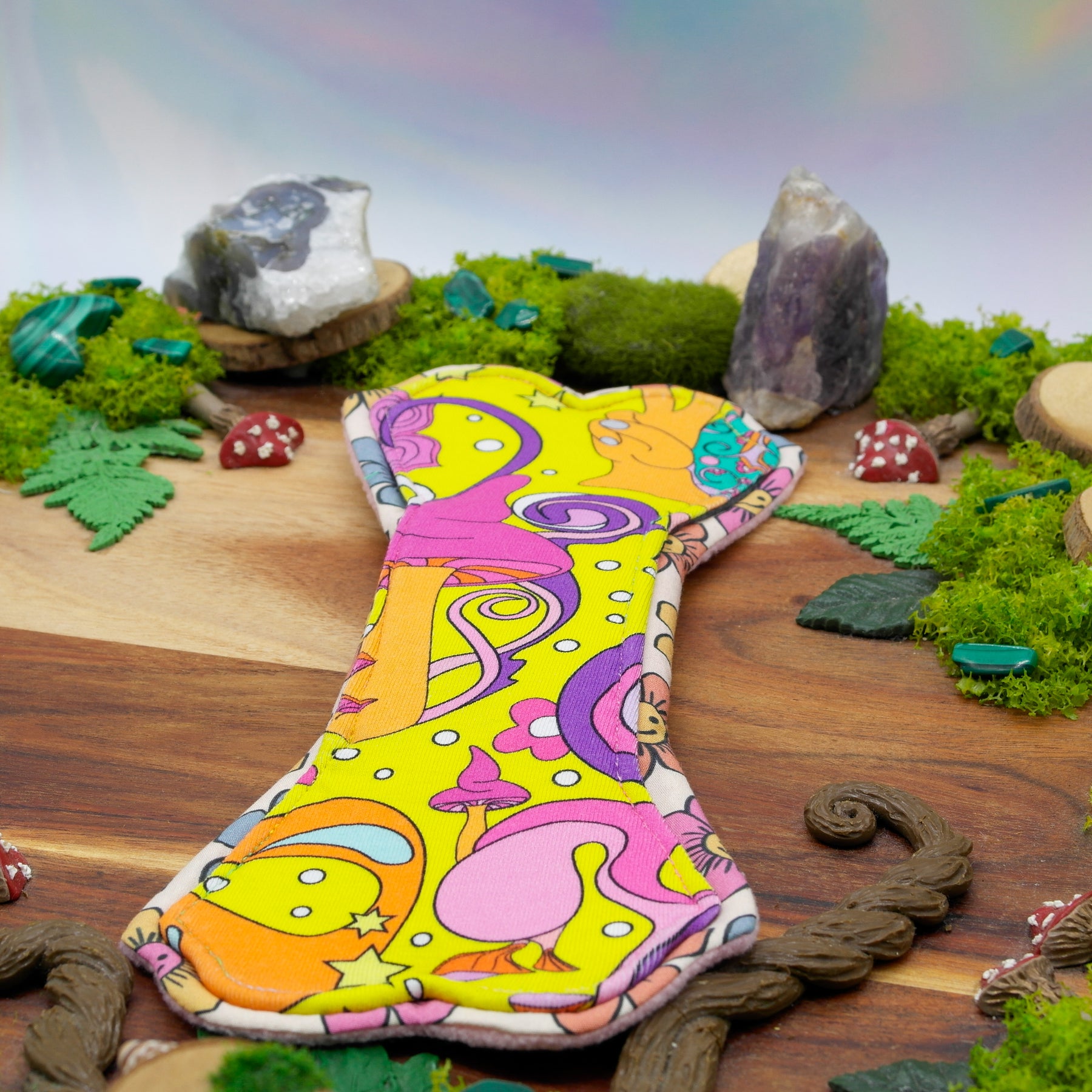 Eco-friendly reusable cloth pad 10" heavy (Lips of an Angel) - Psychedelic Garden