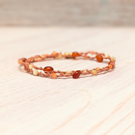 Macrame bracelet with carnelian gemstones and glass beads