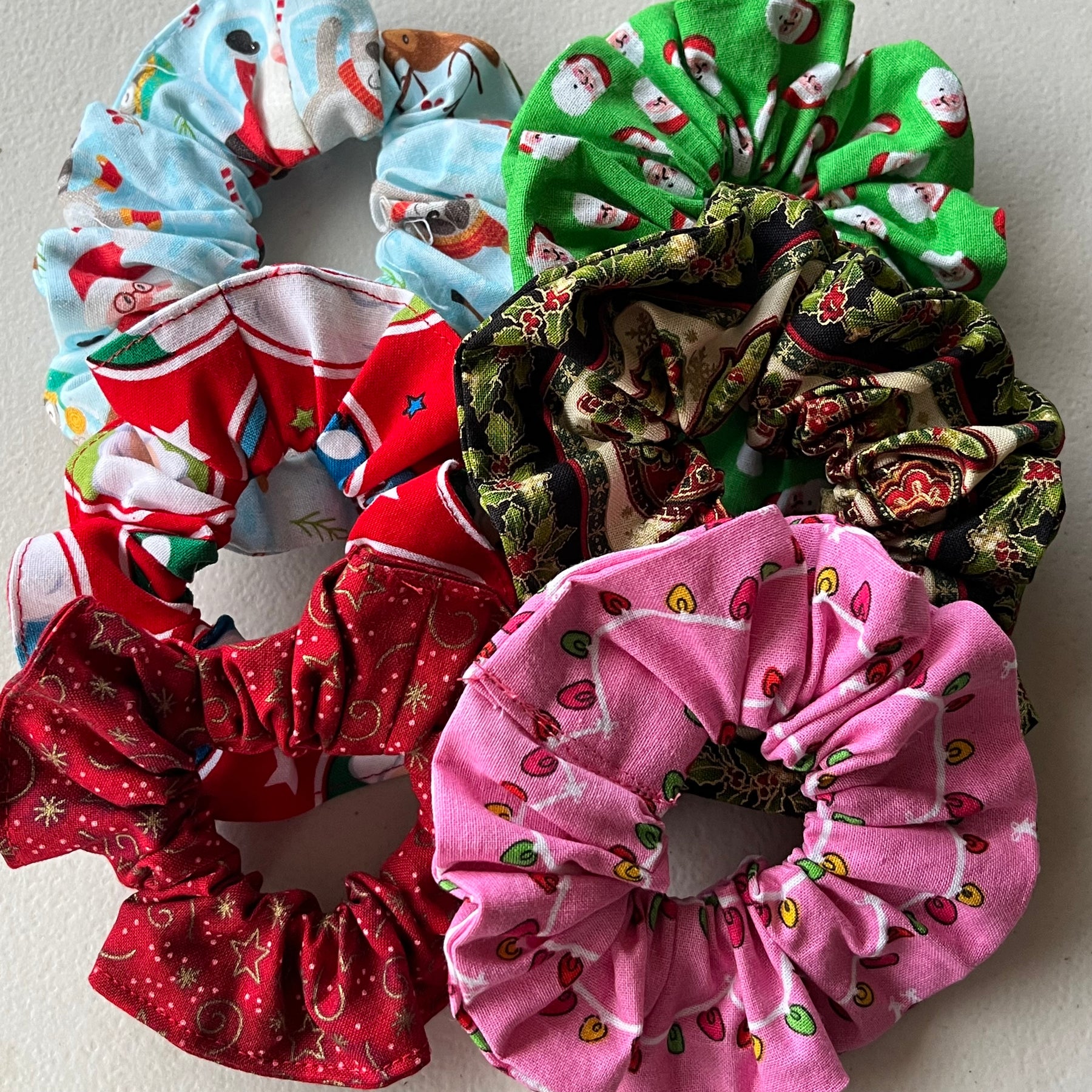Handmade scrunchies | Christmas Fabric | Set of 6