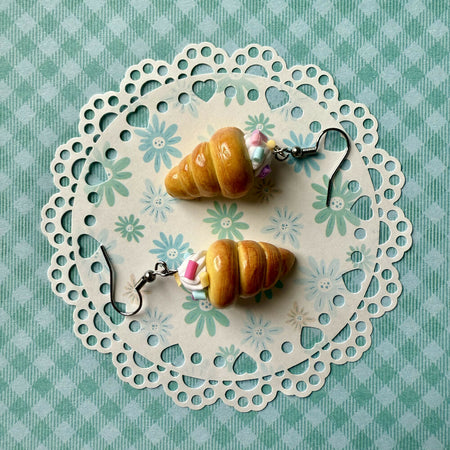 Cream horn dangles (hypoallergenic hooks)