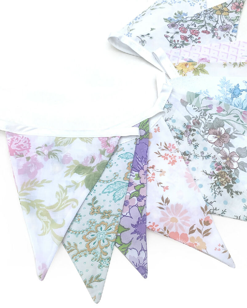 bunting light floral 2023 1b