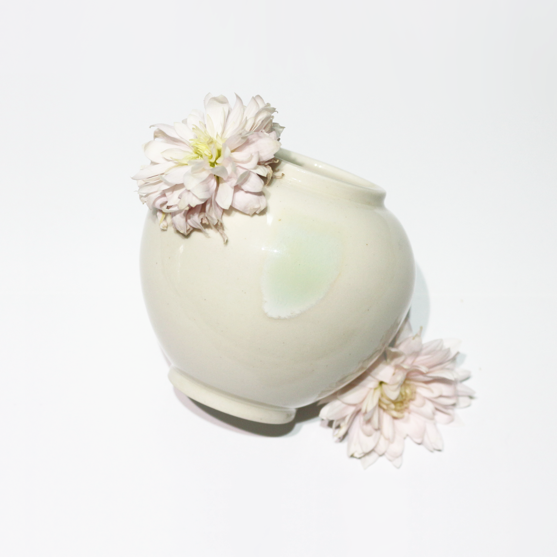 Honest Moon Jar by Korean potter