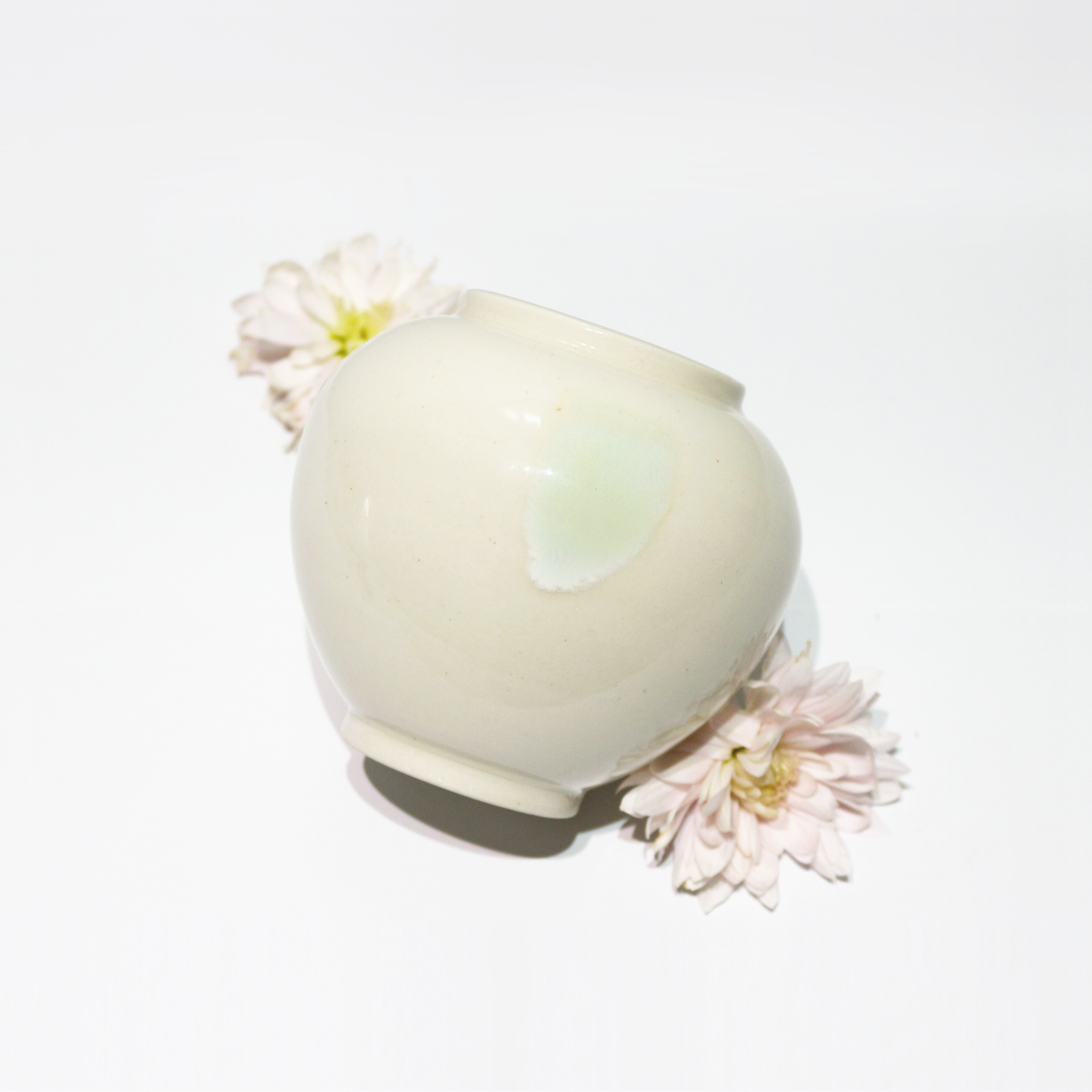 Honest Moon Jar by Korean potter