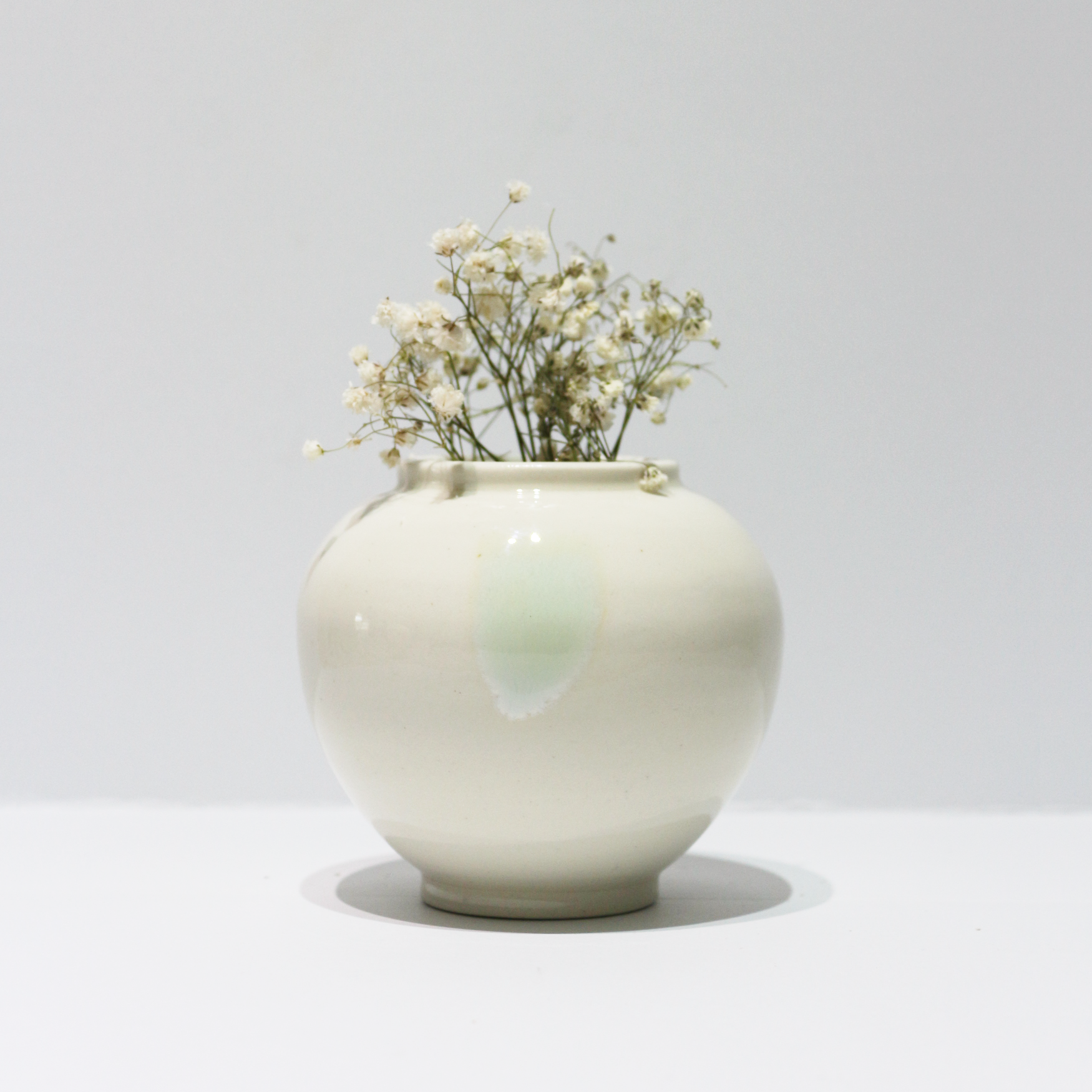 Honest Moon Jar by Korean potter