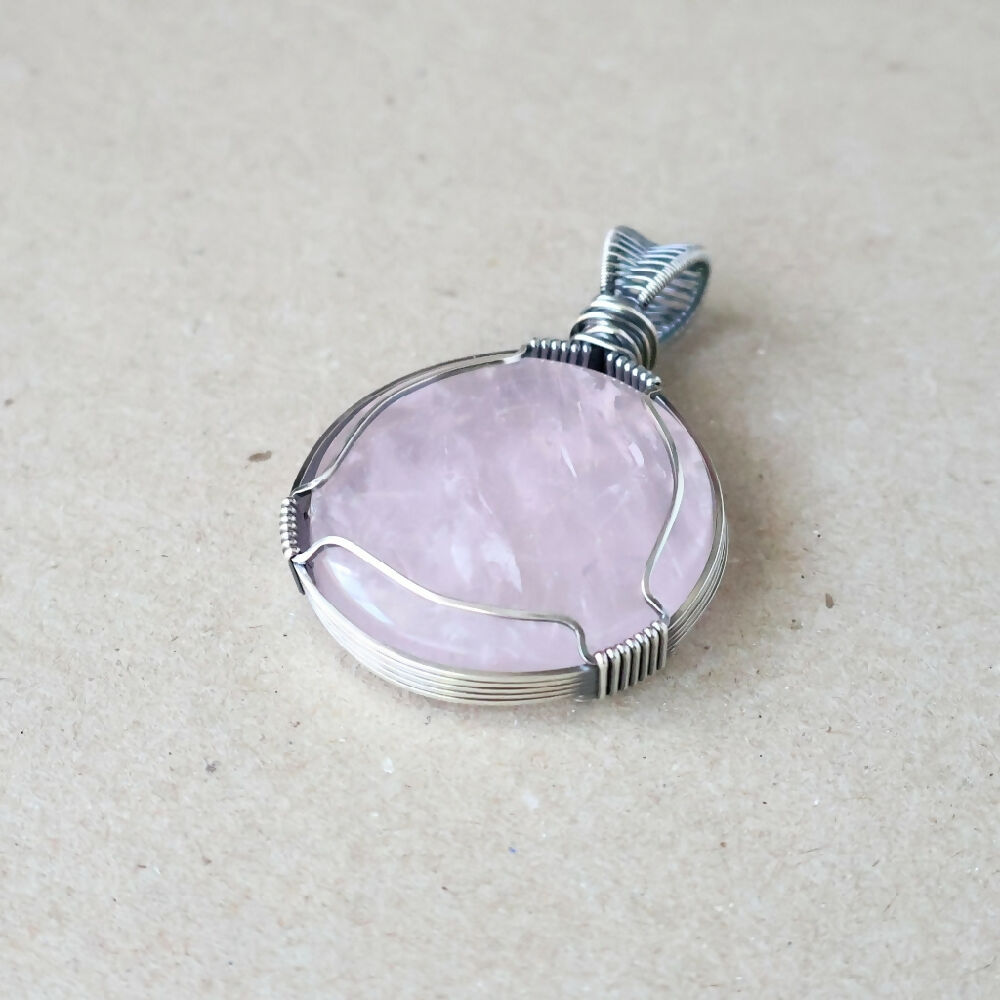 PJS06080_04_RoseQuartzPendant_C