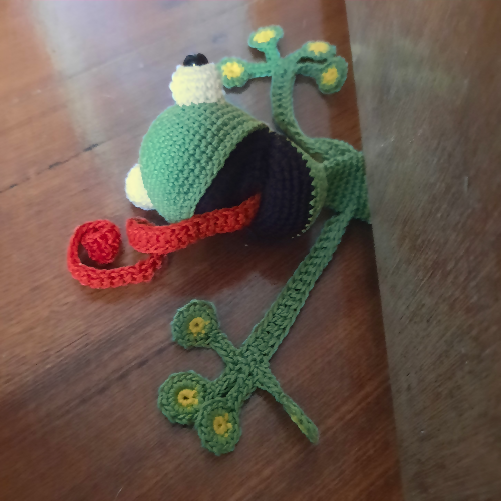 Squashed-frog-head-tipped-Australian-made-watch-the-birdy-crochet