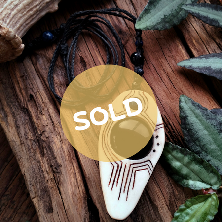 •| ONYX | LAPIS LAZULI | DEER ANTLER |• natural crystal talisman