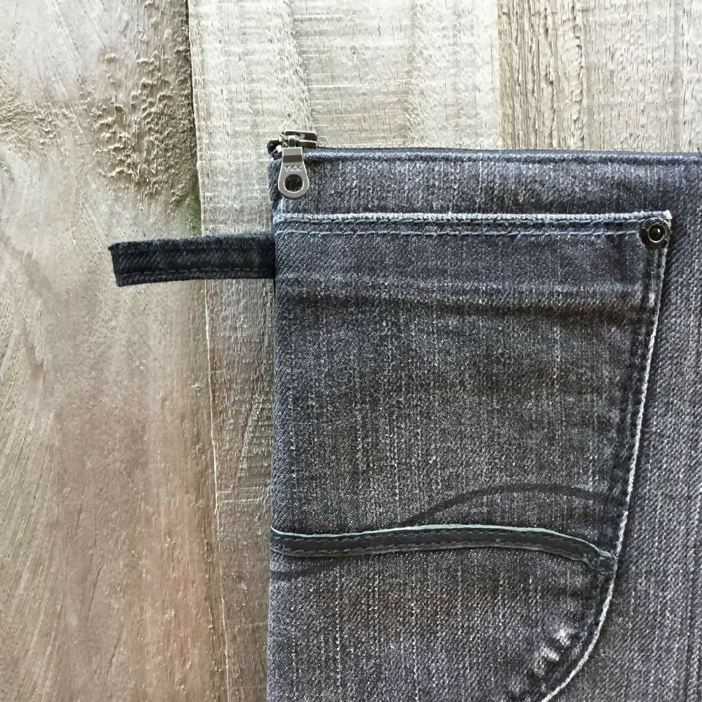 upcycled_denim_pouch_10h