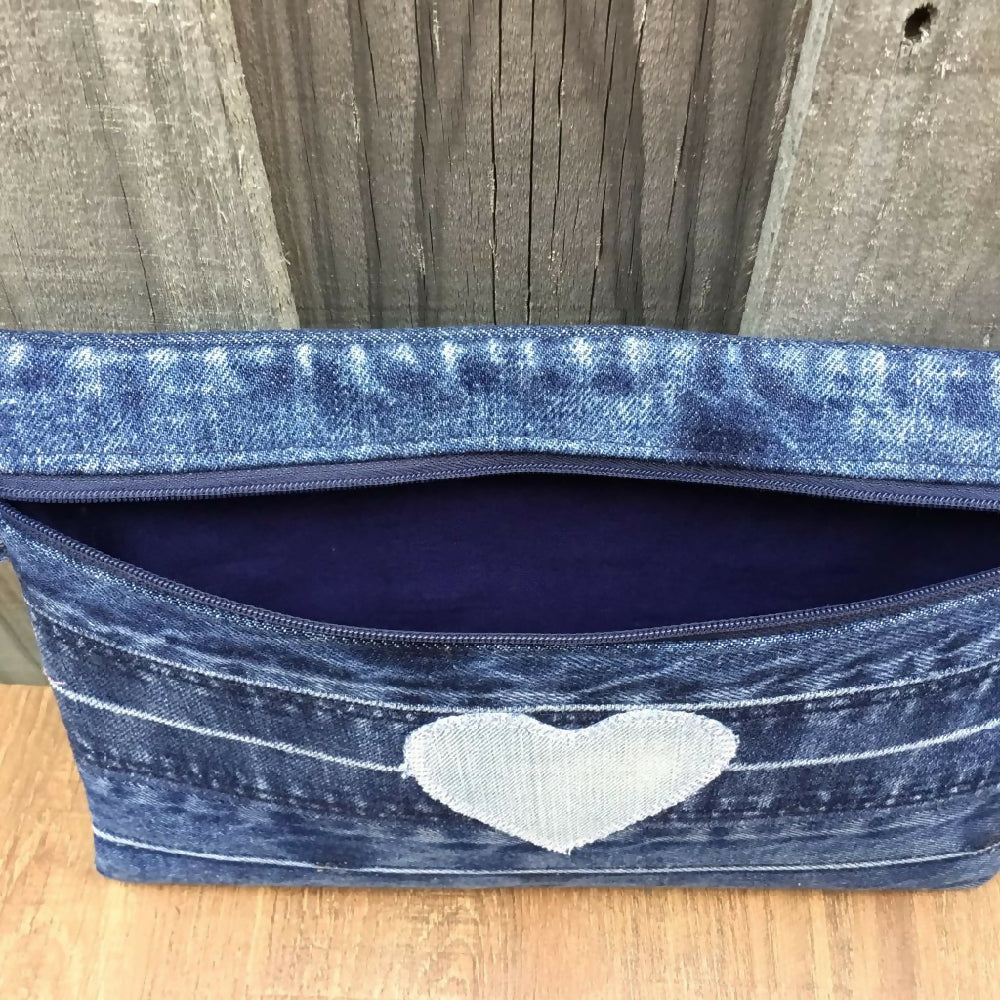 Upcycled-denim-pouch-14h