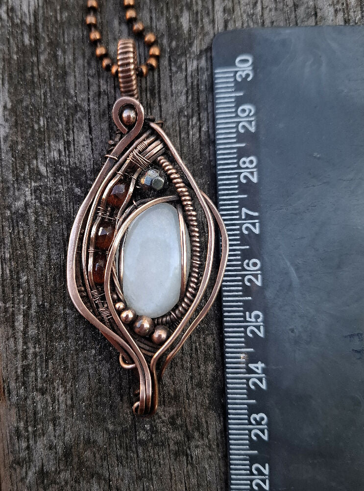 white moonstone size