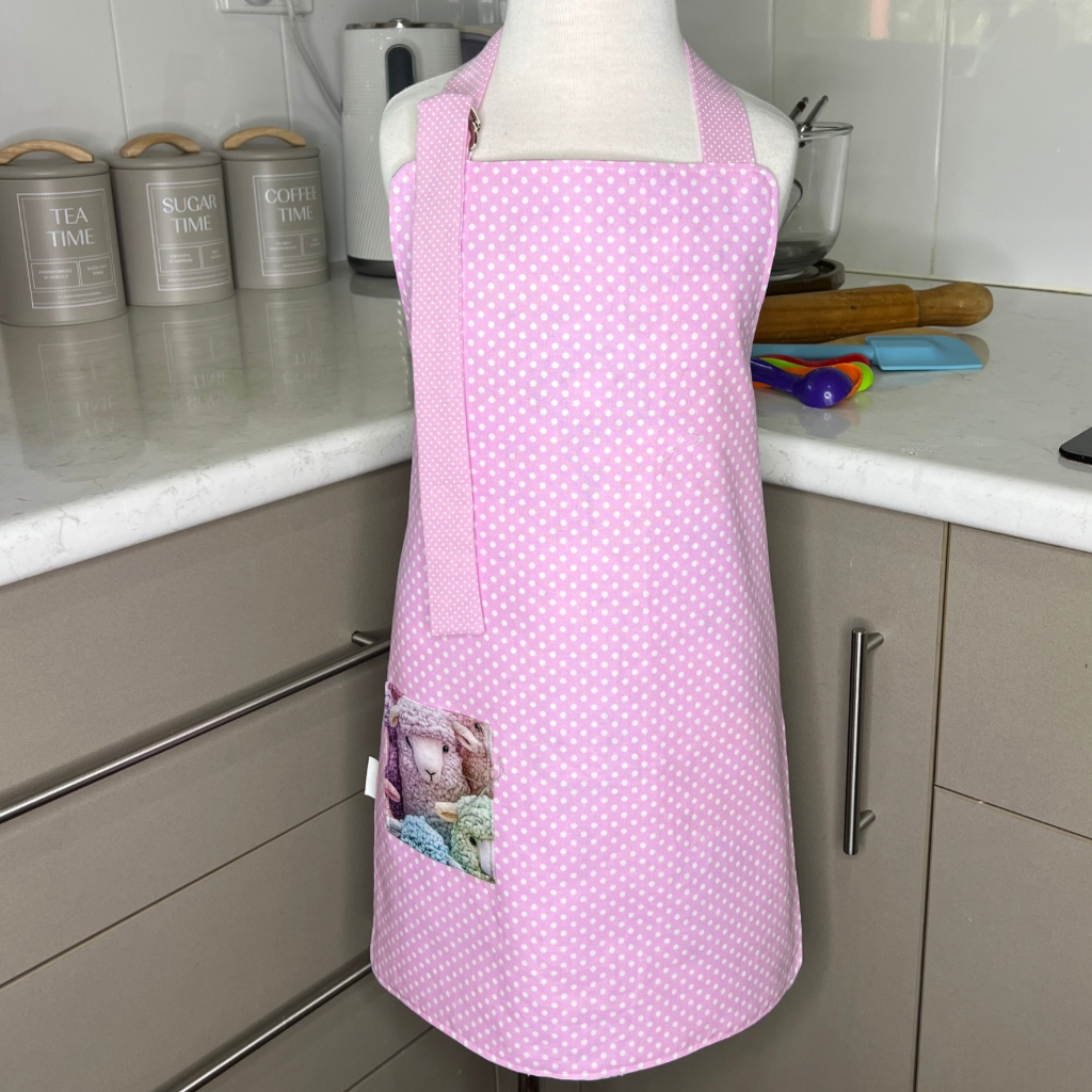 Apron .. Children's reversible .. Sheep