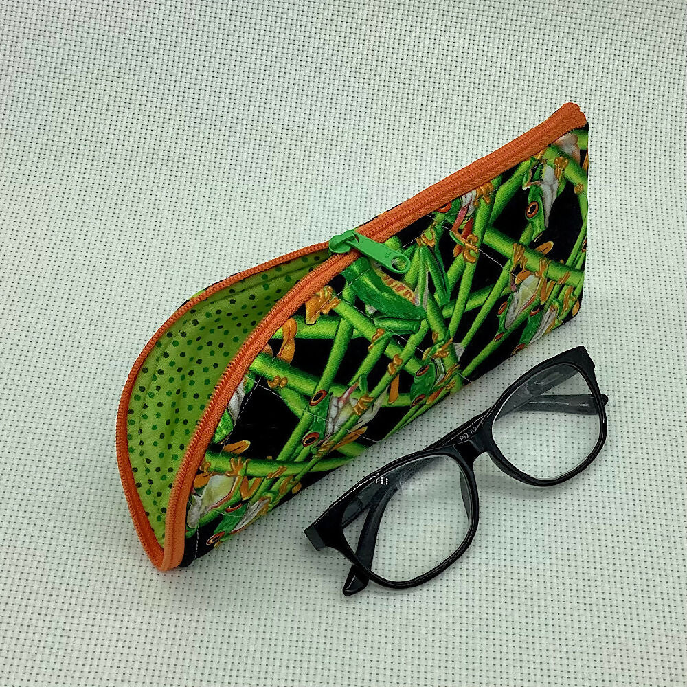 Frogs Glasses Case. Fabric, padded, lightly quilted.
