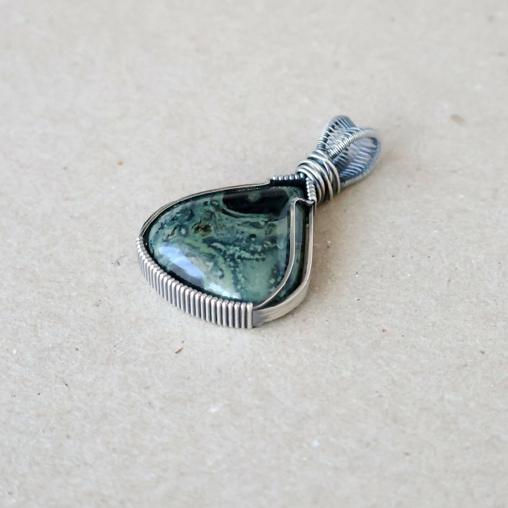 PJS06053_04_KambabaJasperPendant_C