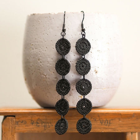 String of black dots micro-crochet earrings