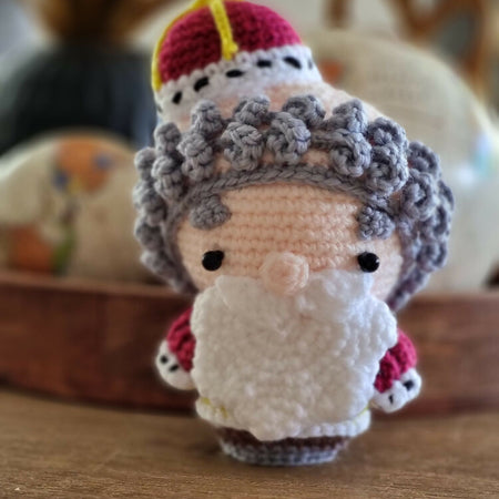 King crochet doll