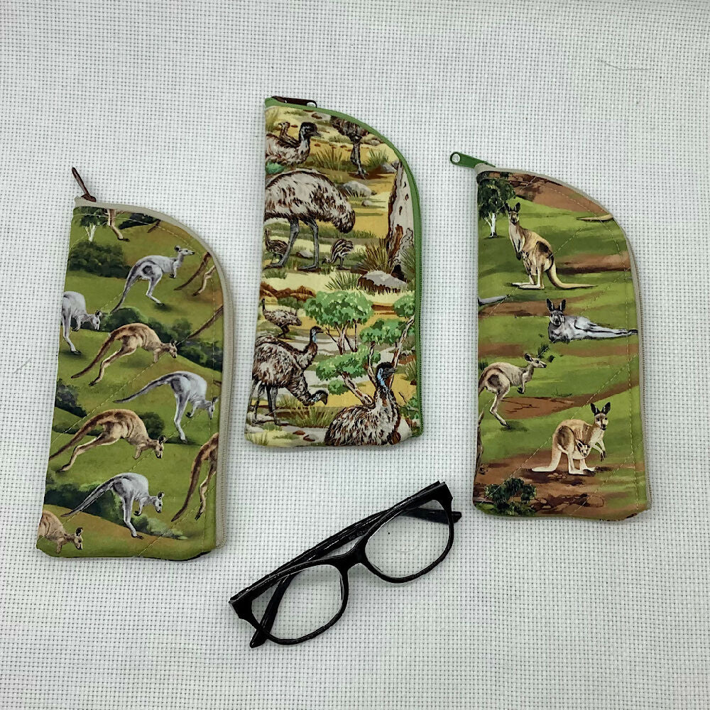 Kangaroos, Emus curved top zip pouch for glasses, phones, handbag organiser, etc.