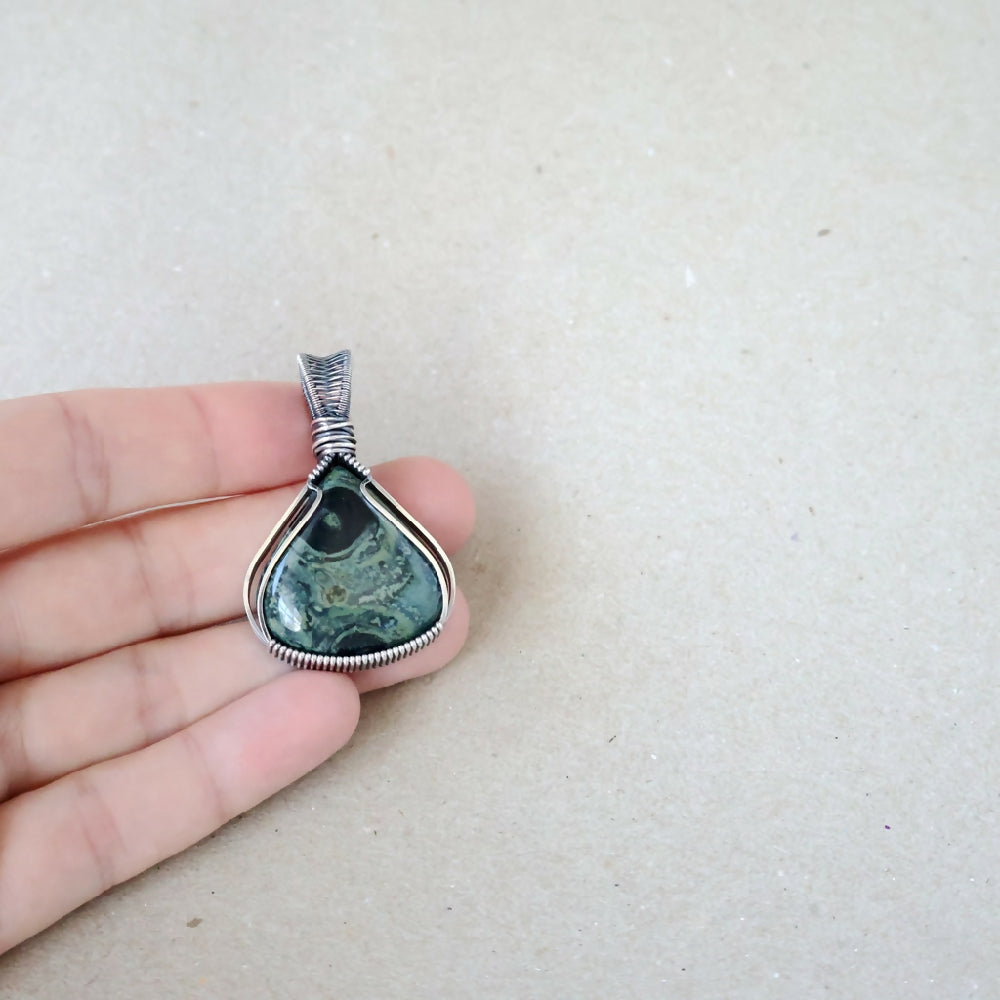 PJS06053_07_KambabaJasperPendant_C