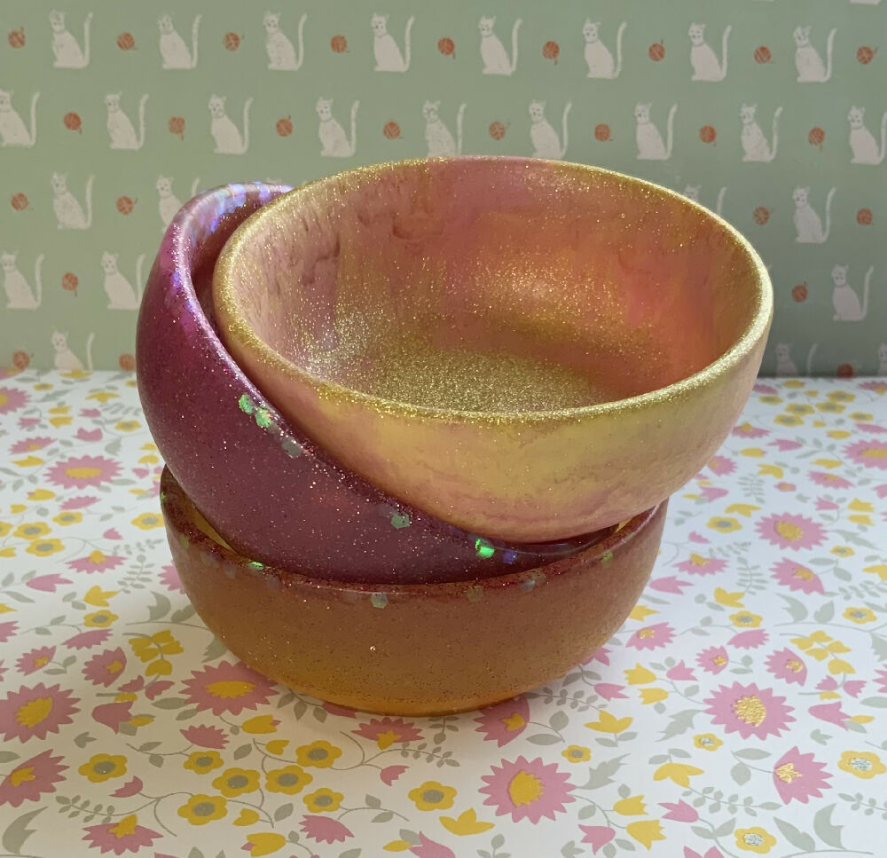 Set of 3 Resin Dishes