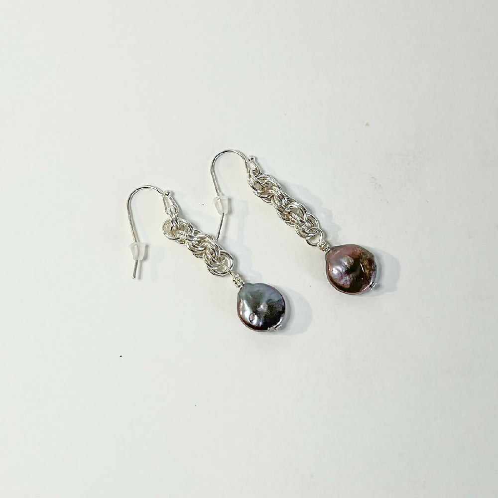 Silver plated spiral + flat pearl