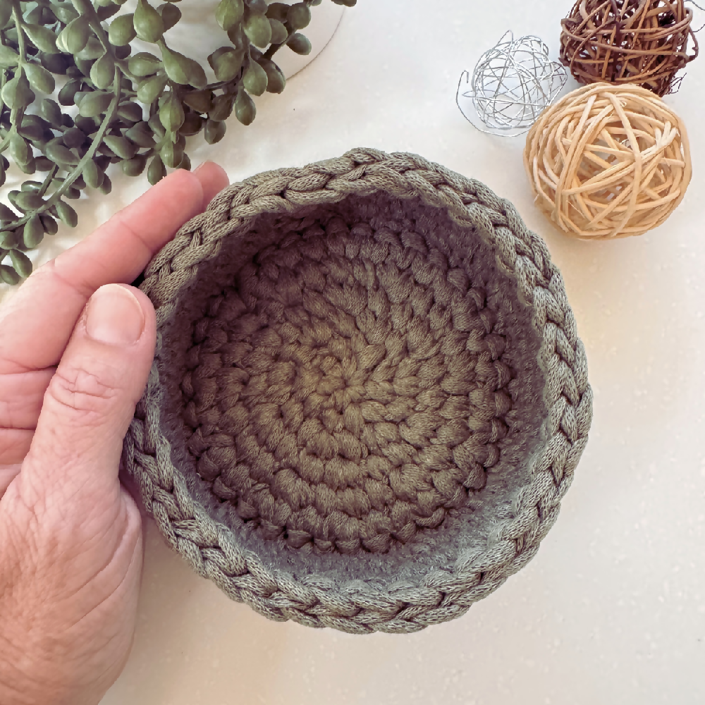 Handmade-basket-recycled-yarn-khaki-green-mini