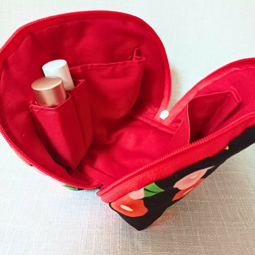 maru-ya_halfmoon pouch_black camellia 3
