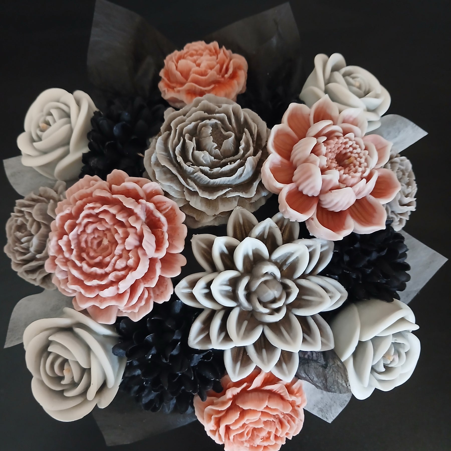 Round Box Bouquet Sea Salt & Driftwood