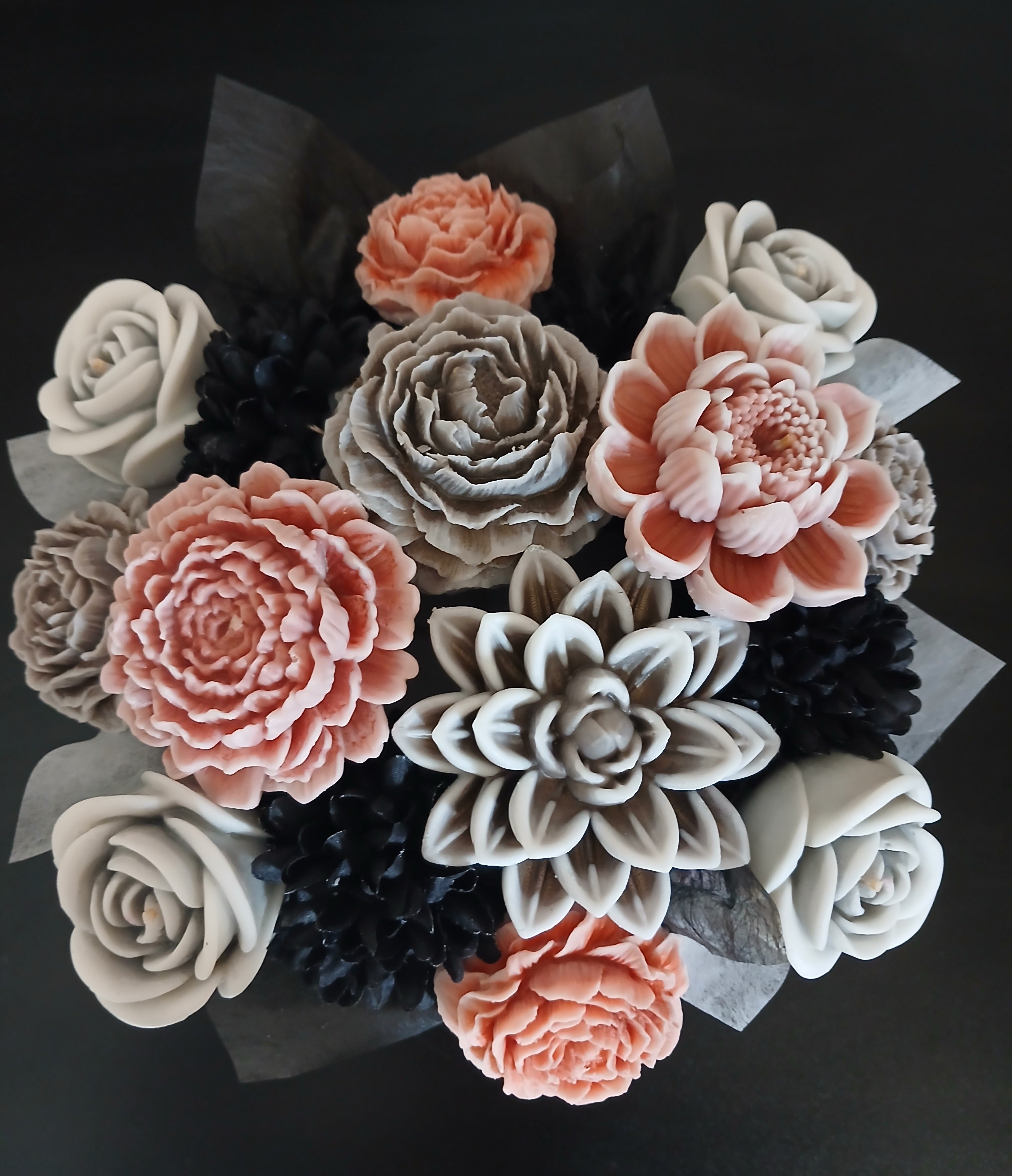 Round Box Bouquet Sea Salt & Driftwood