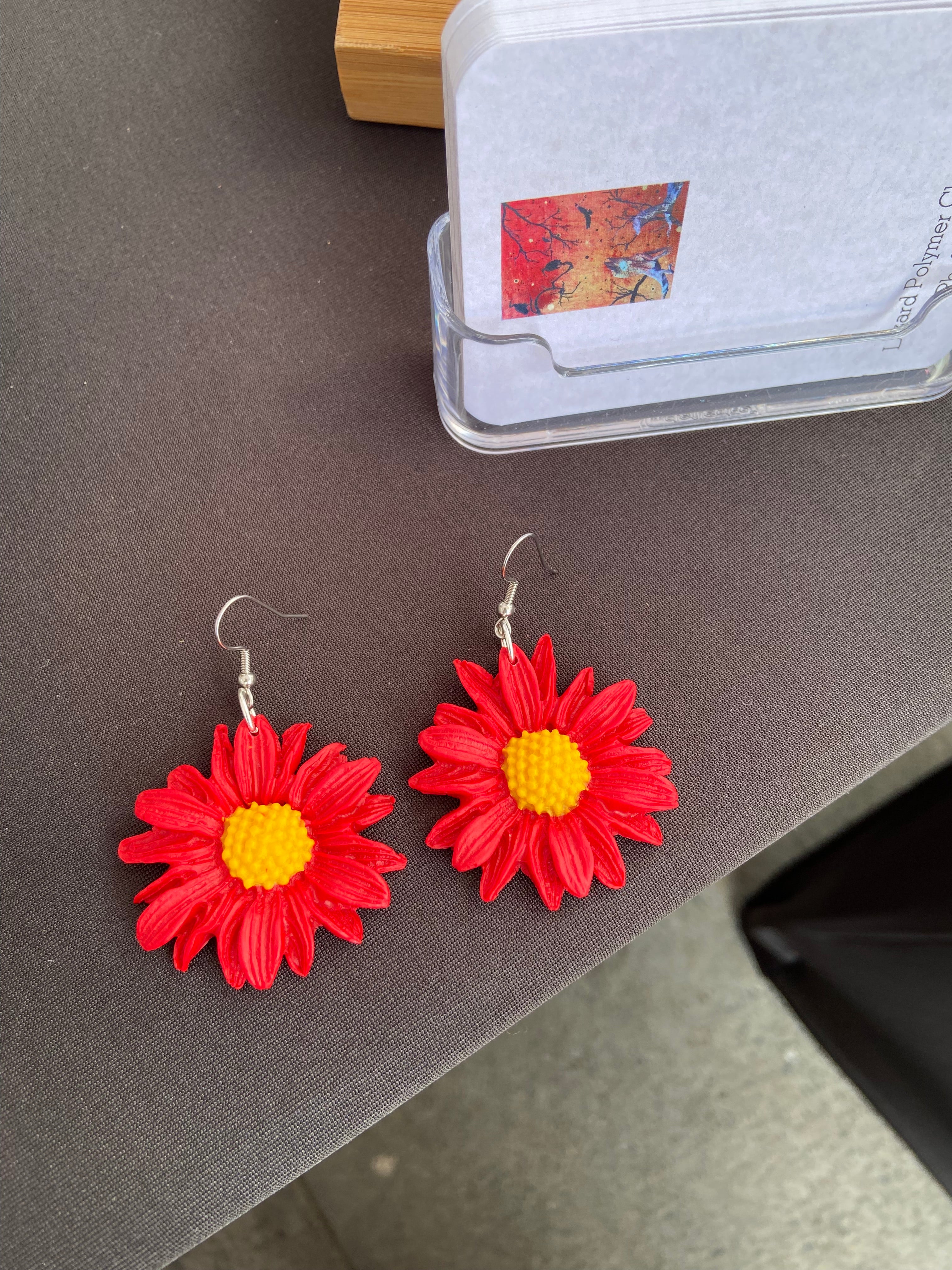Joyful flower earring