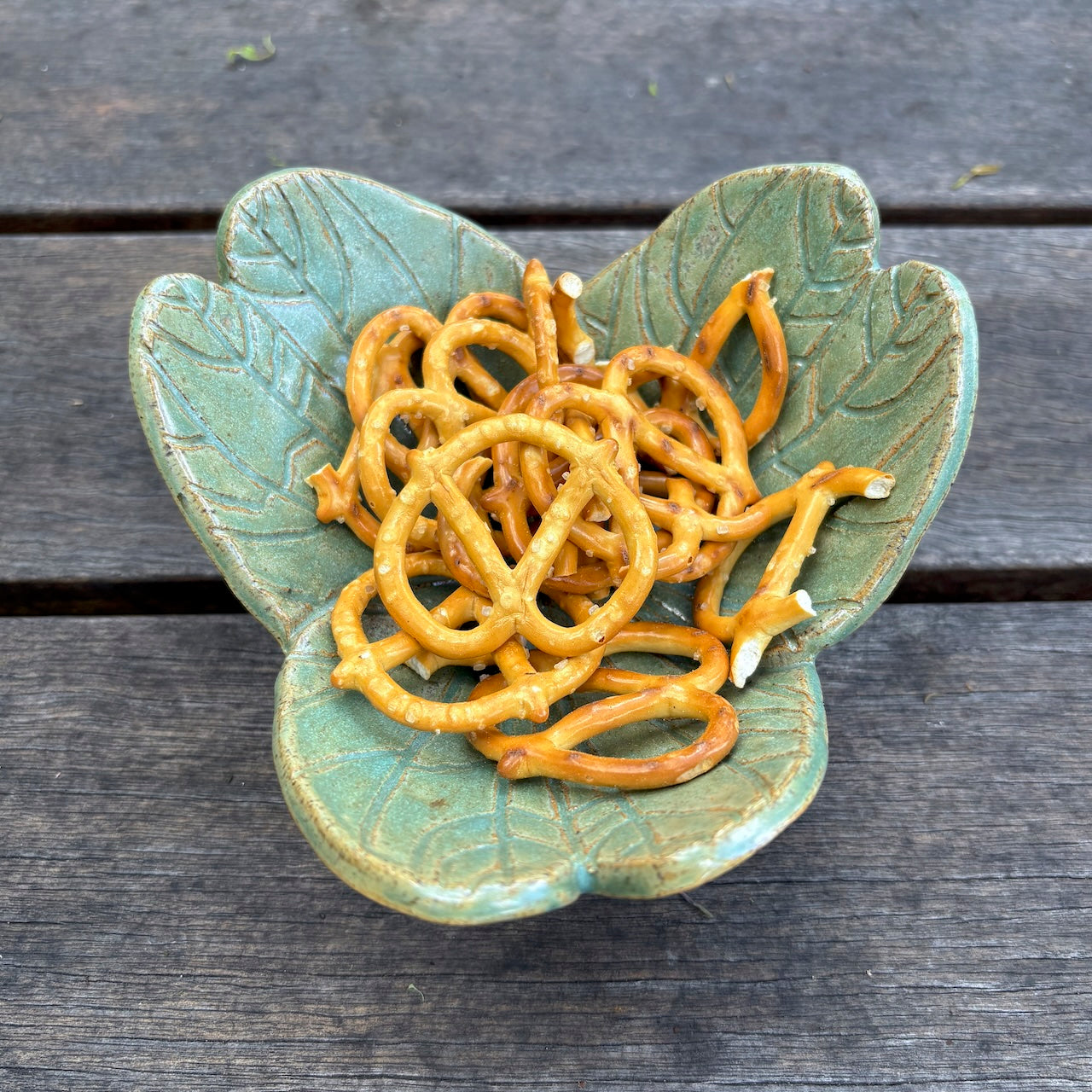 Ceramic bowl – leaf design