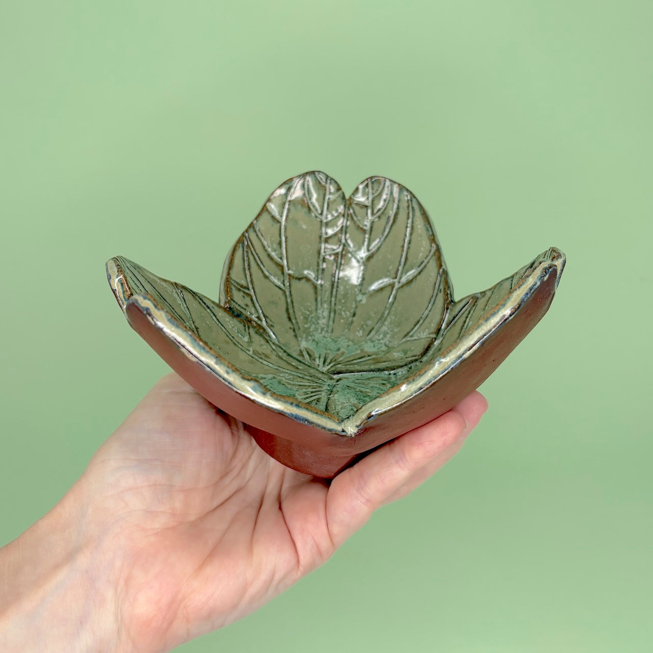 Ceramic bowl – leaf design