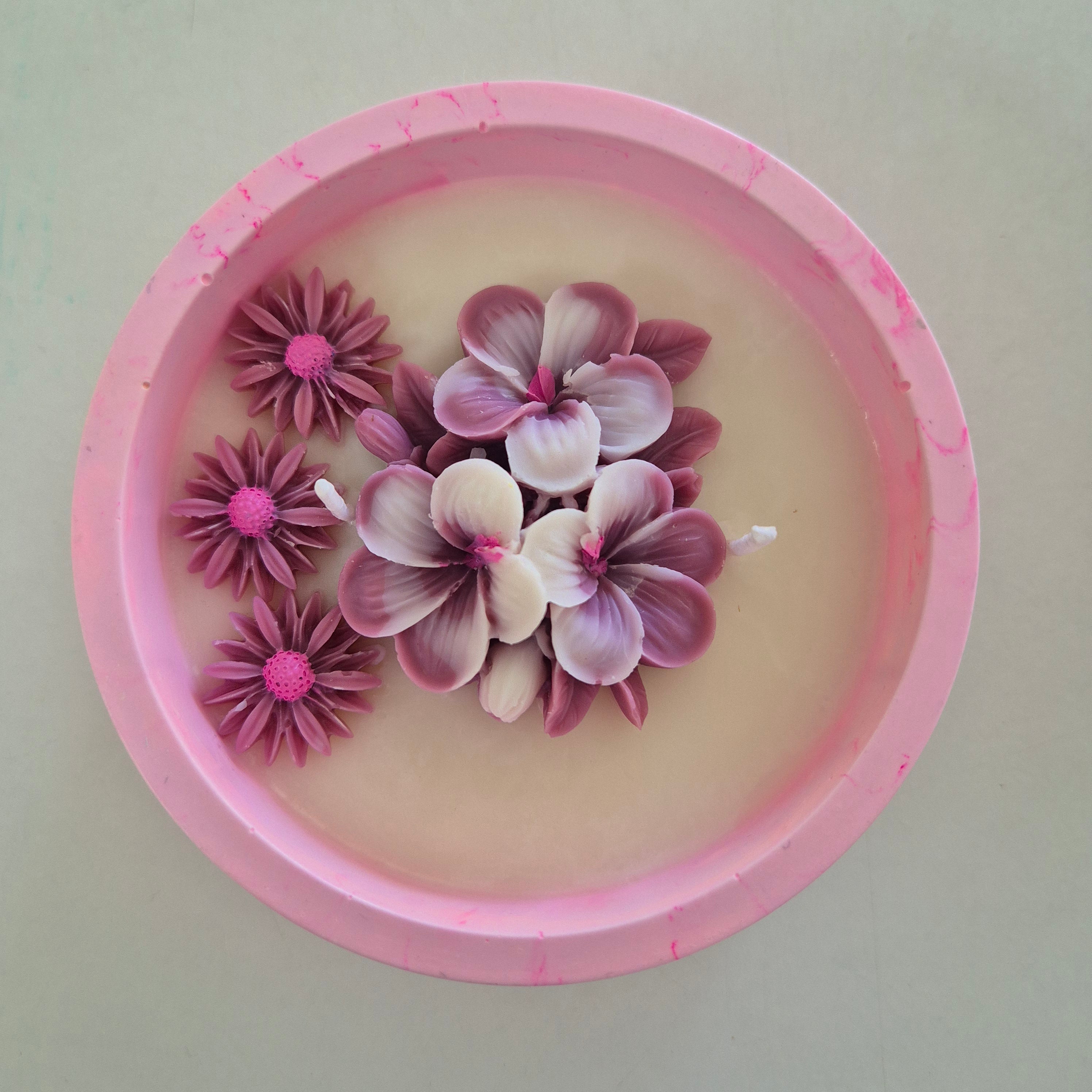 Round pink concrete bowl candle with rose and lavender scent