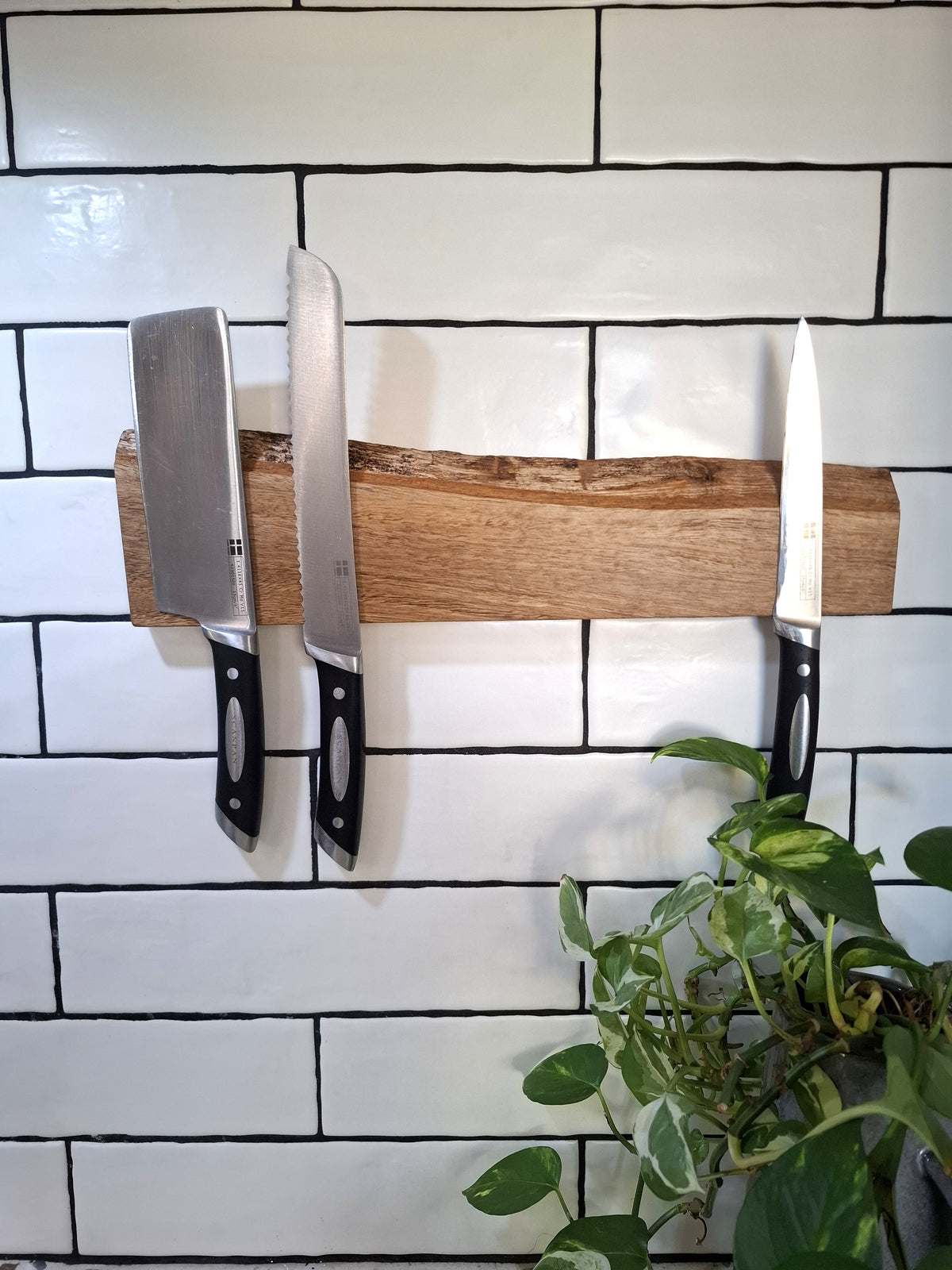 Handmade Wooden Magnetic Knife Holder: Wall-Mounted Kitchen Rack