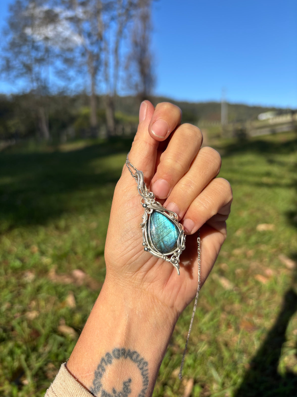 Simple silver labradorite wire wrap