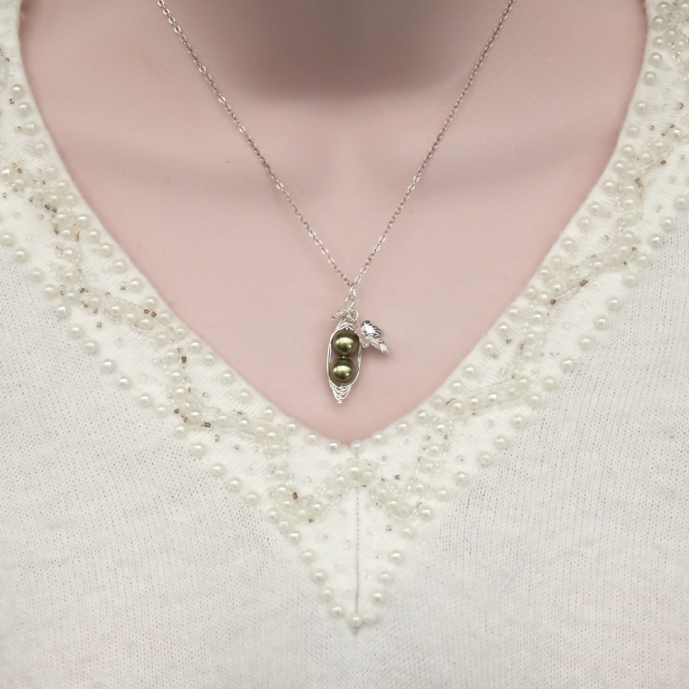 Two Peas in a Pod Best Friends Necklace