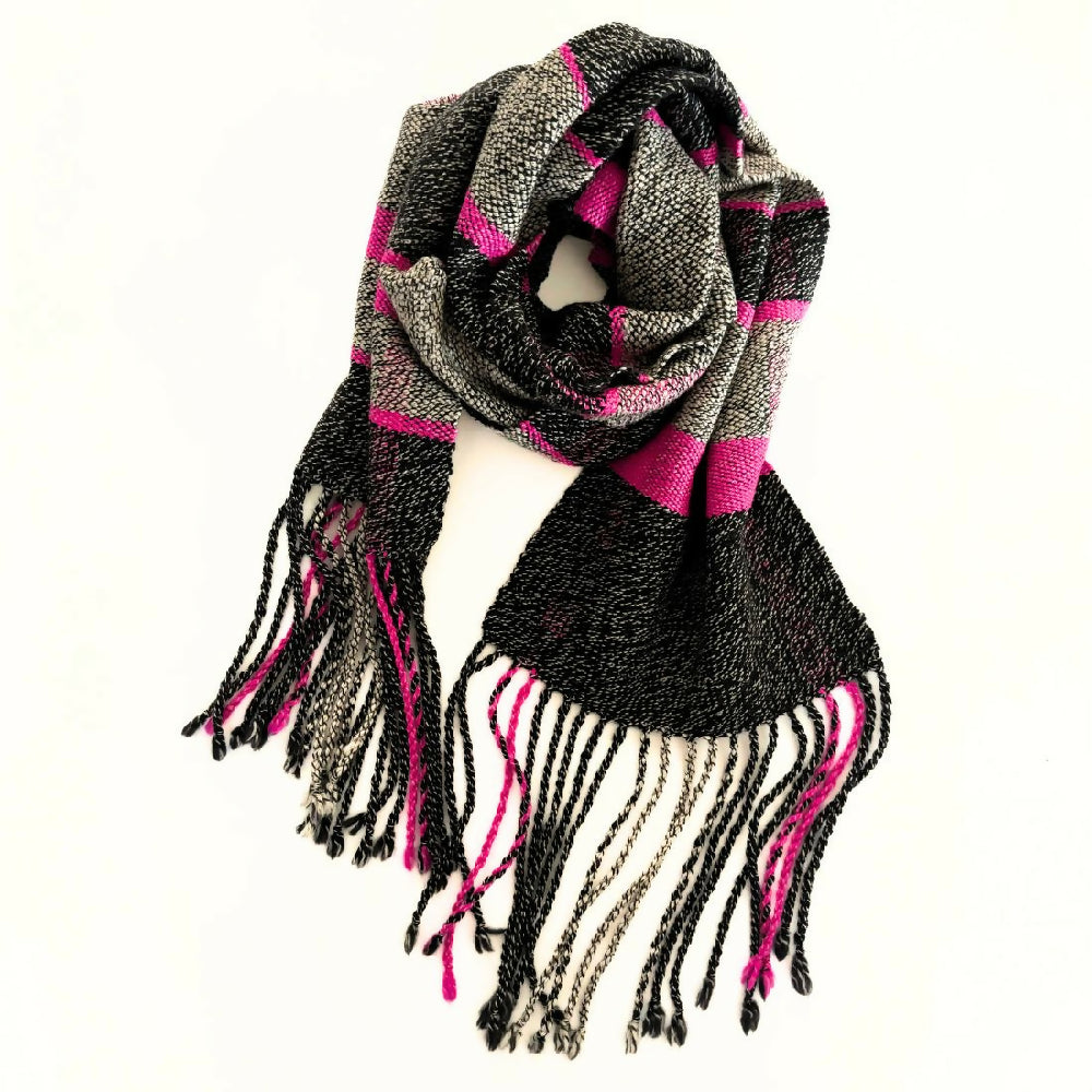 CJones_scarf_BWPink2_Oct2024