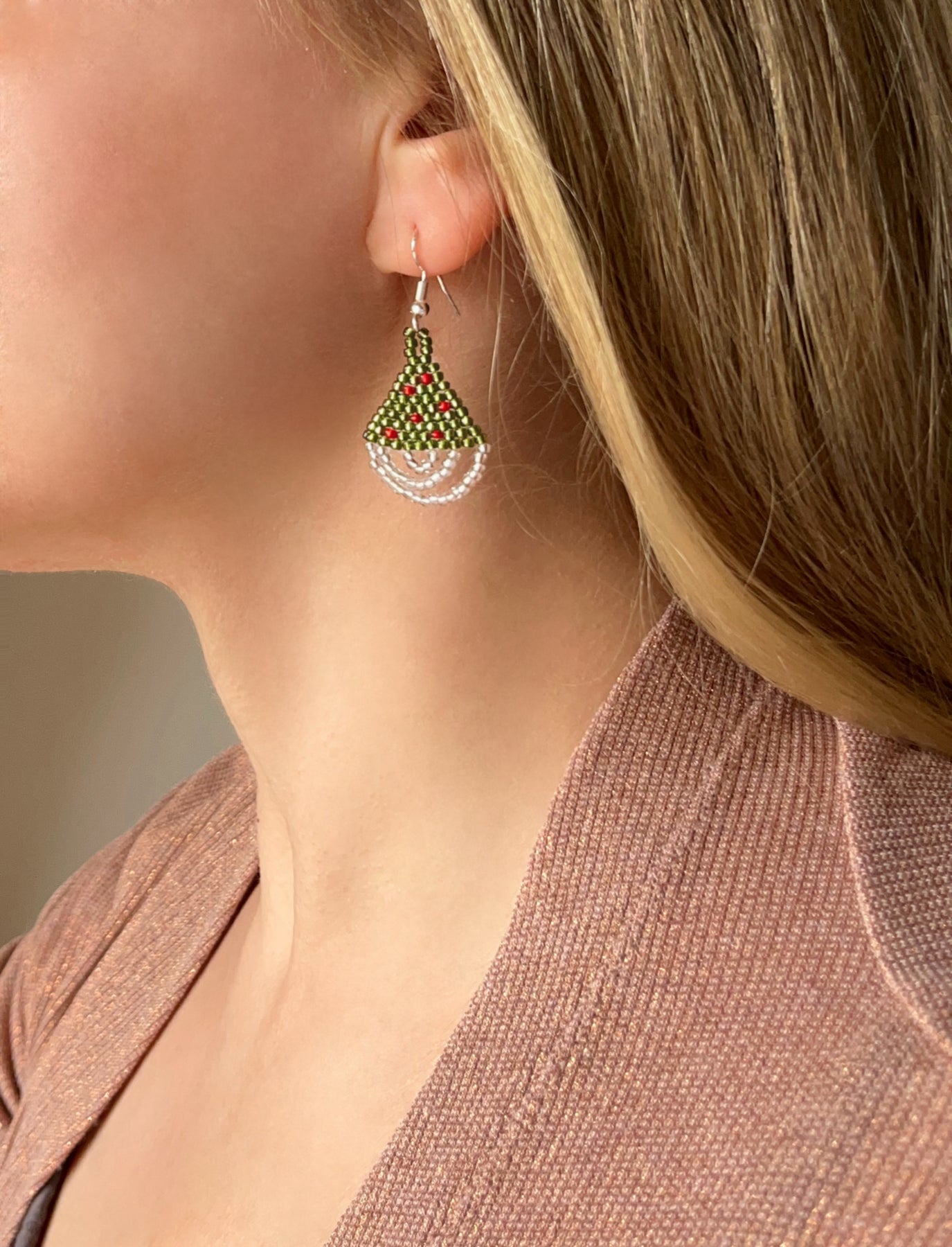 CHRISTMAS TREE | silver & gold | festive dangle earrings | beaded handmade