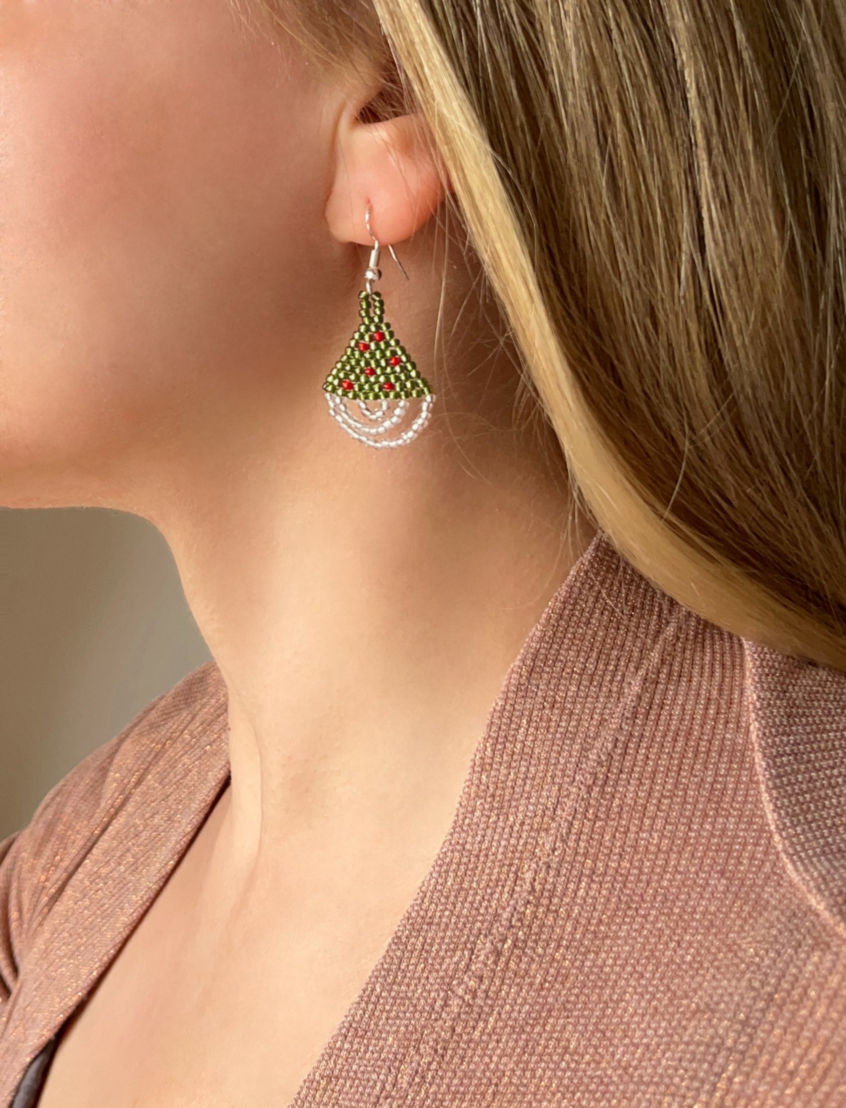 CHRISTMAS TREE | silver & gold | festive dangle earrings | beaded handmade