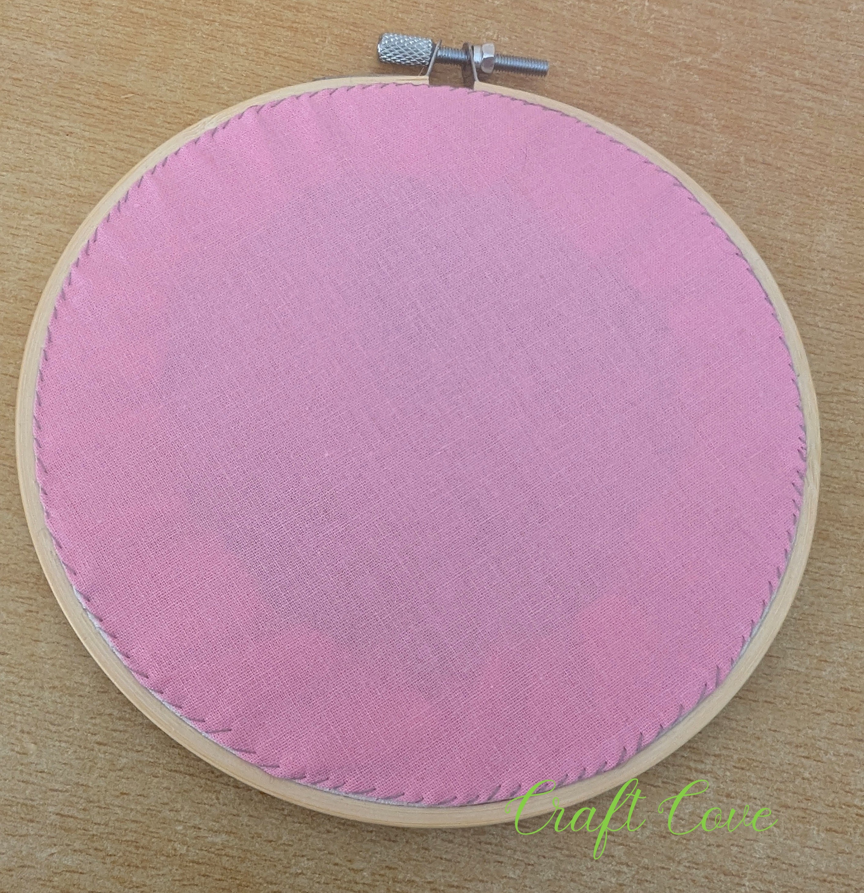 Hand-Embroidered Pet Outline Art – Cat or Dog Design – Black Thread on Neutral Fabric – Wall Hoop Decor