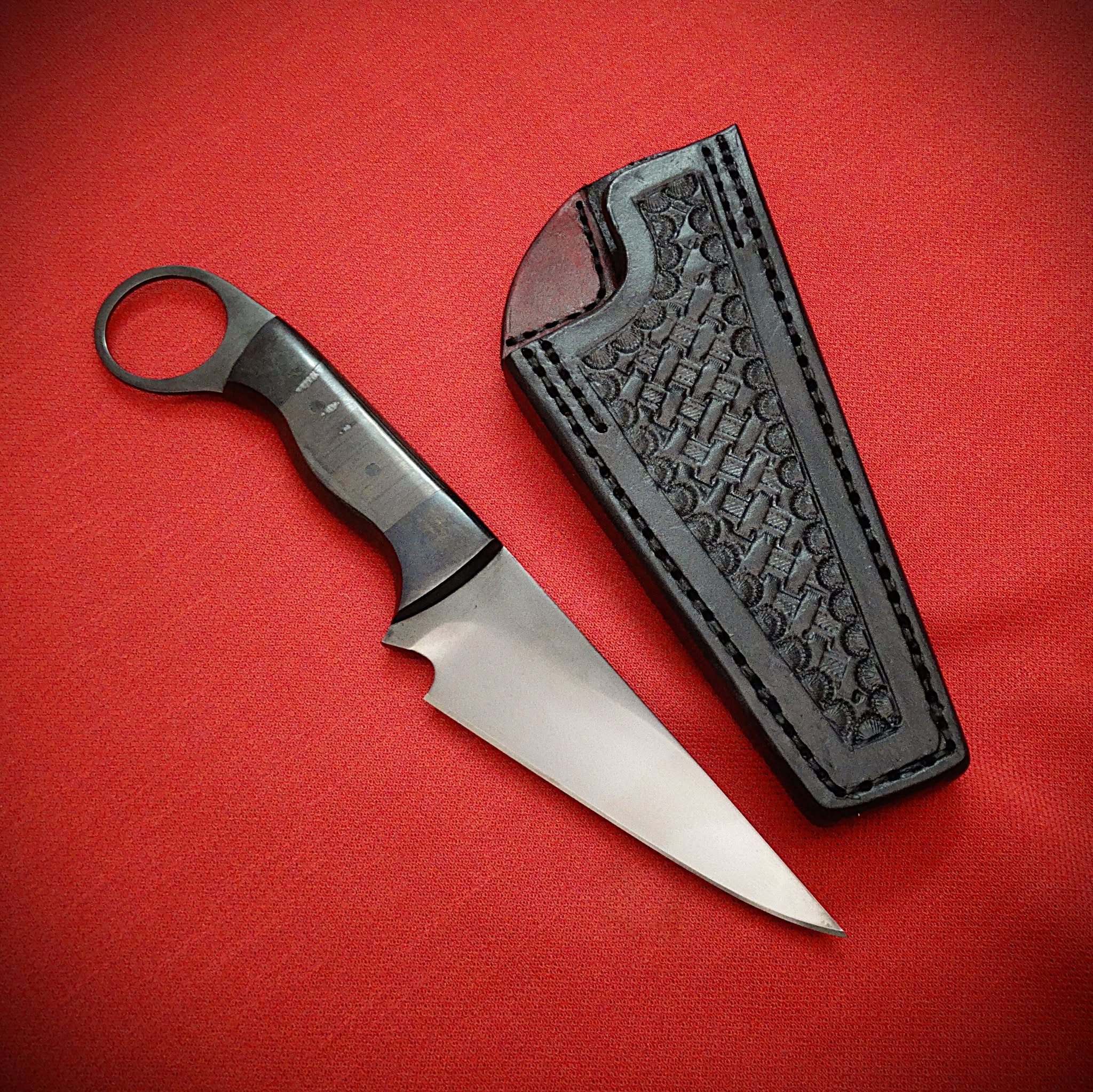 Carbon fibre art knife leather sheath