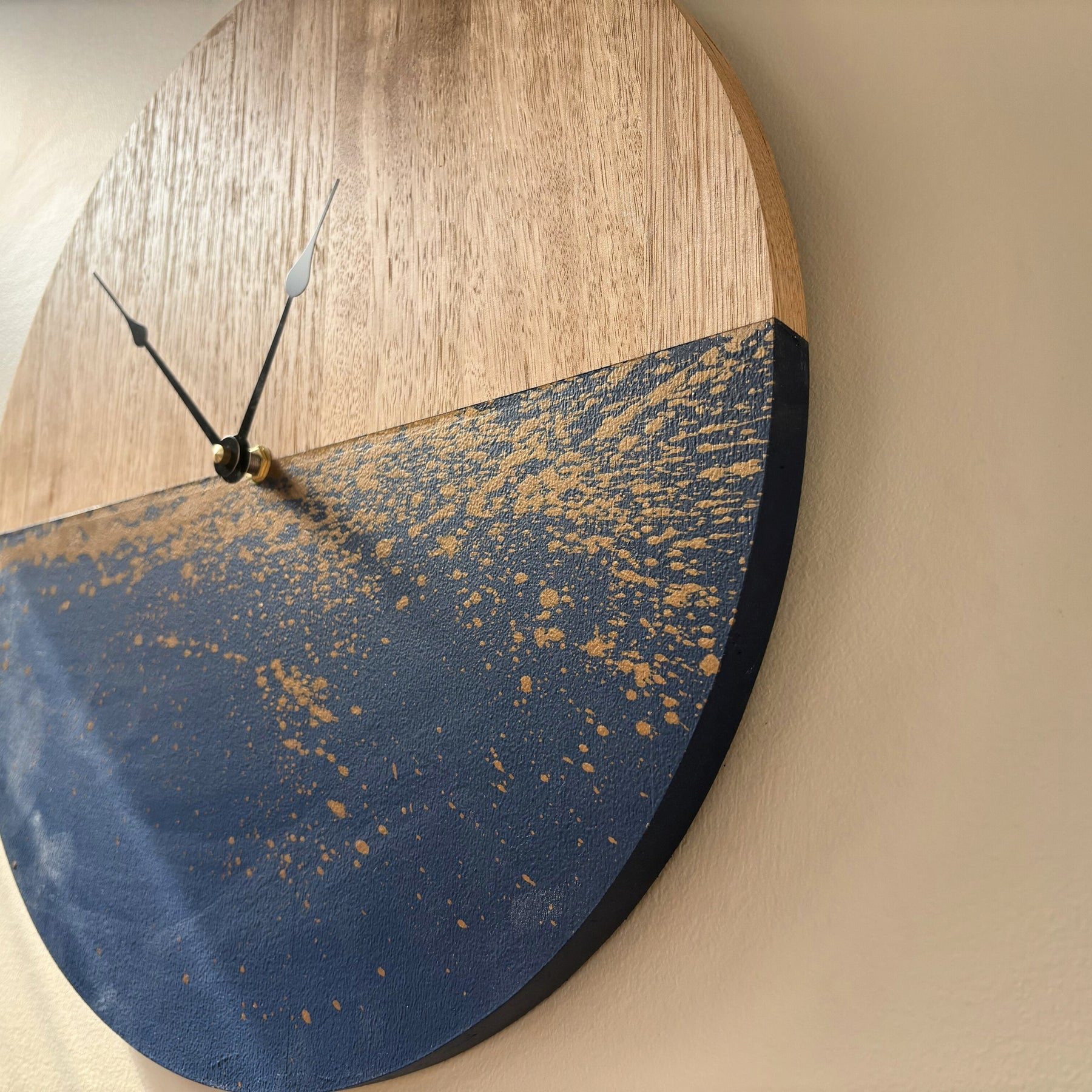 Horizon – Handmade Tasmanian Oak Wall Clock | Navy Blue Splatter Design, Silent Movement | 30cm or 40cm