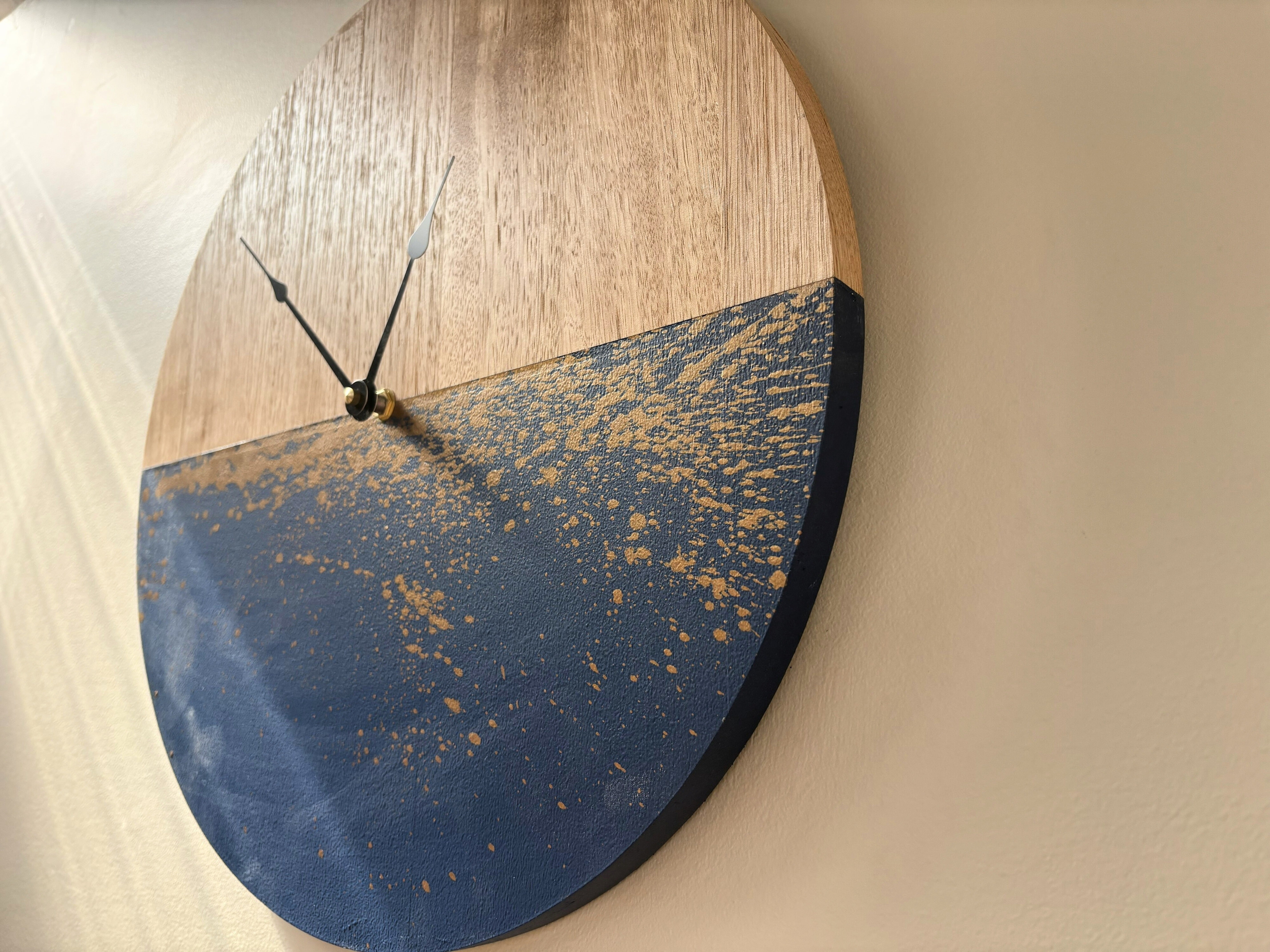 Horizon – Handmade Tasmanian Oak Wall Clock | Navy Blue Splatter Design, Silent Movement | 30cm or 40cm