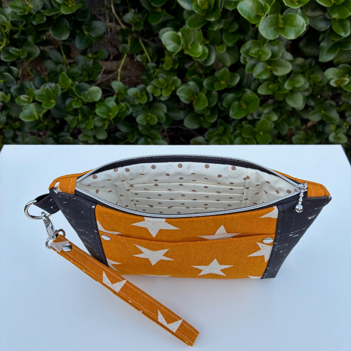 Norfolk Pouch - Cream stars on mustard