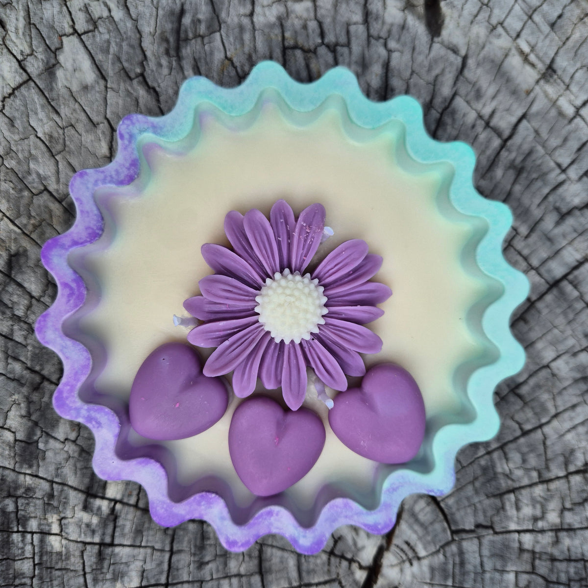 Soy wax eco-concrete bowl candle with sandalwood and rose fragrance