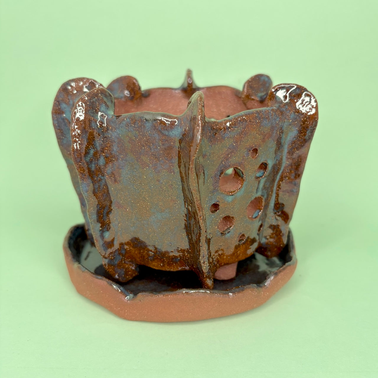 Ceramic orchid pot with ridges