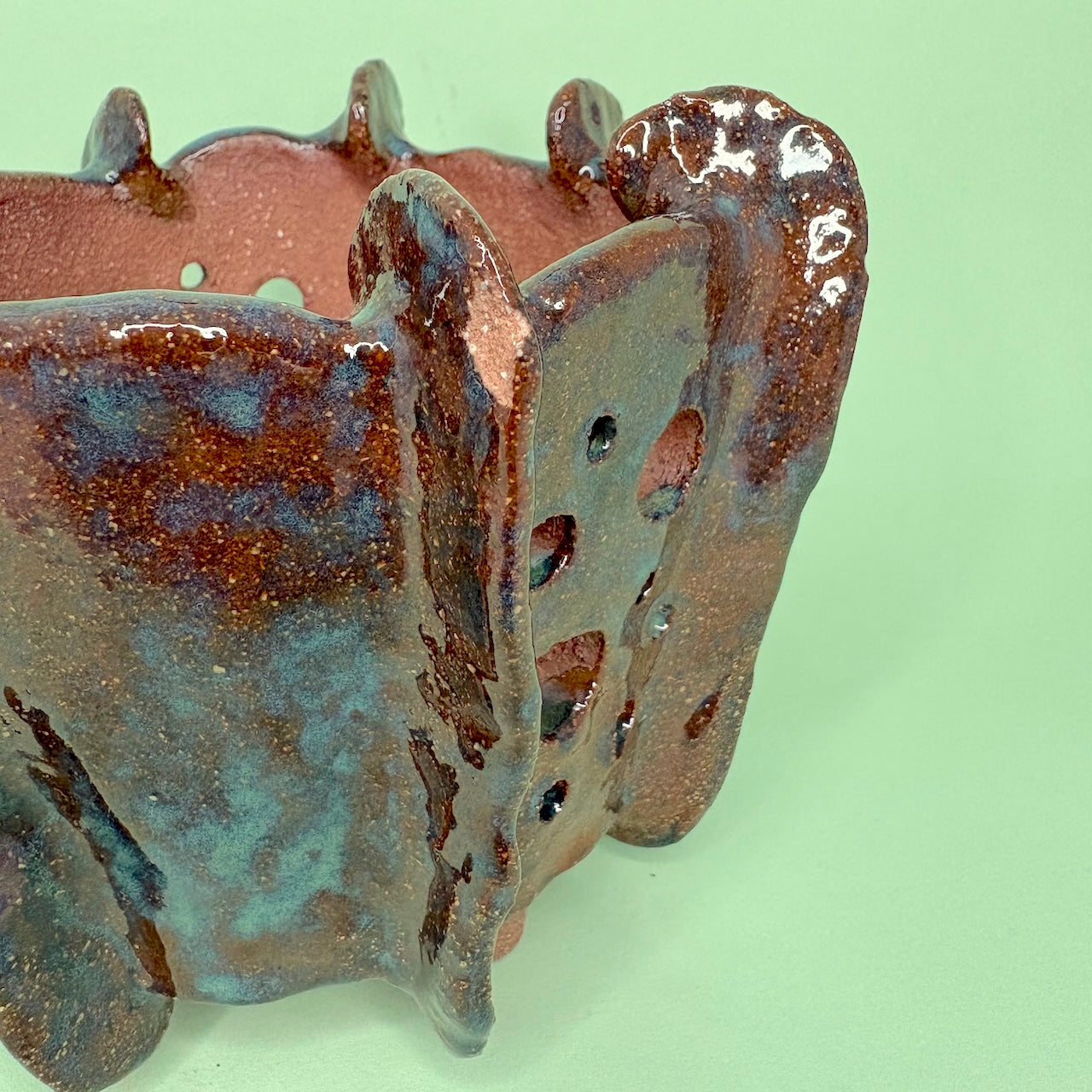 Ceramic orchid pot with ridges